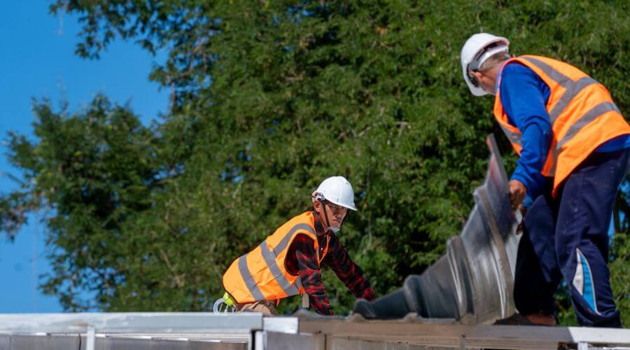 Professional residential roofers in Colon, MI